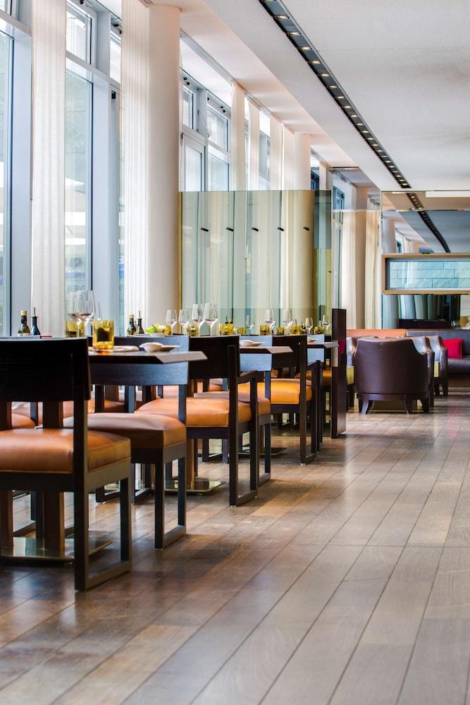Radisson Blu Media Harbour Hotel, Düsseldorf