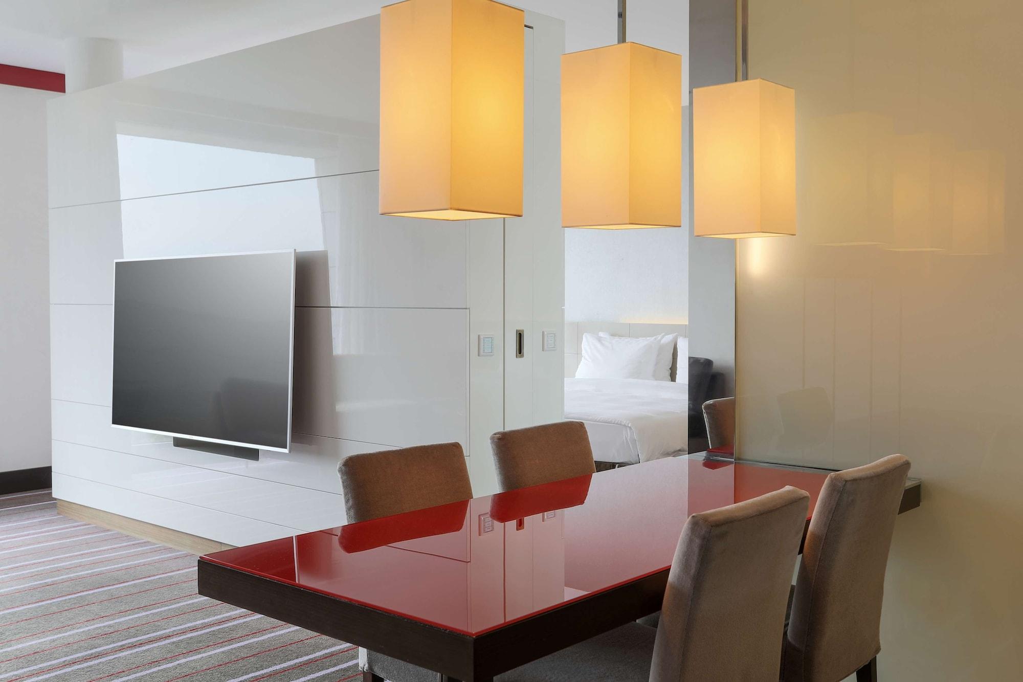 Radisson Blu Media Harbour Hotel, Düsseldorf