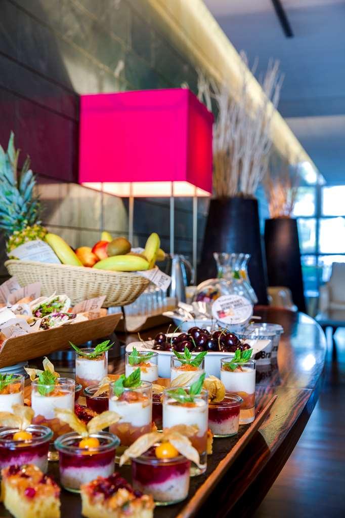 Radisson Blu Media Harbour Hotel, 4*