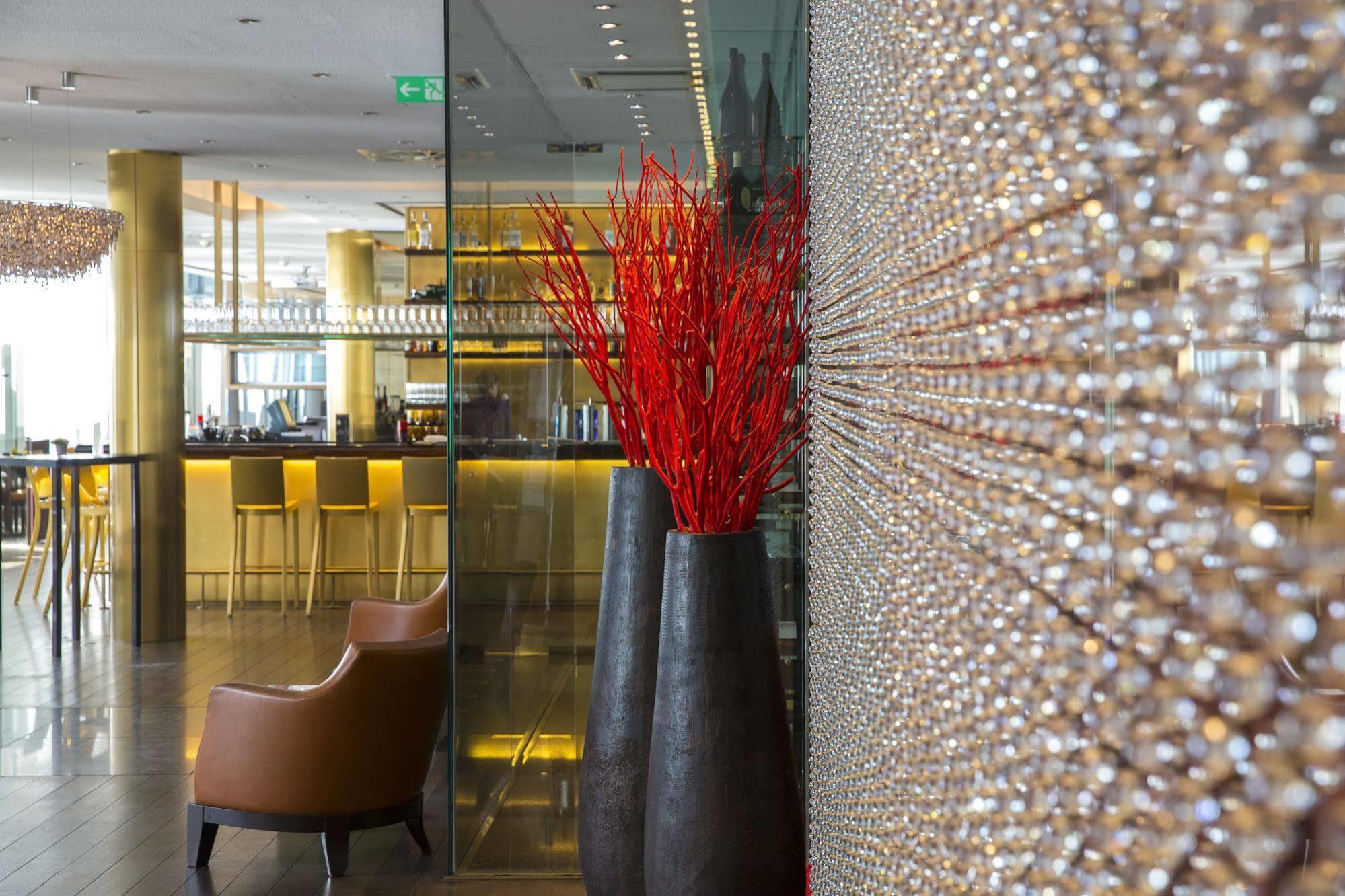 Radisson Blu Media Harbour Hotel, 4*