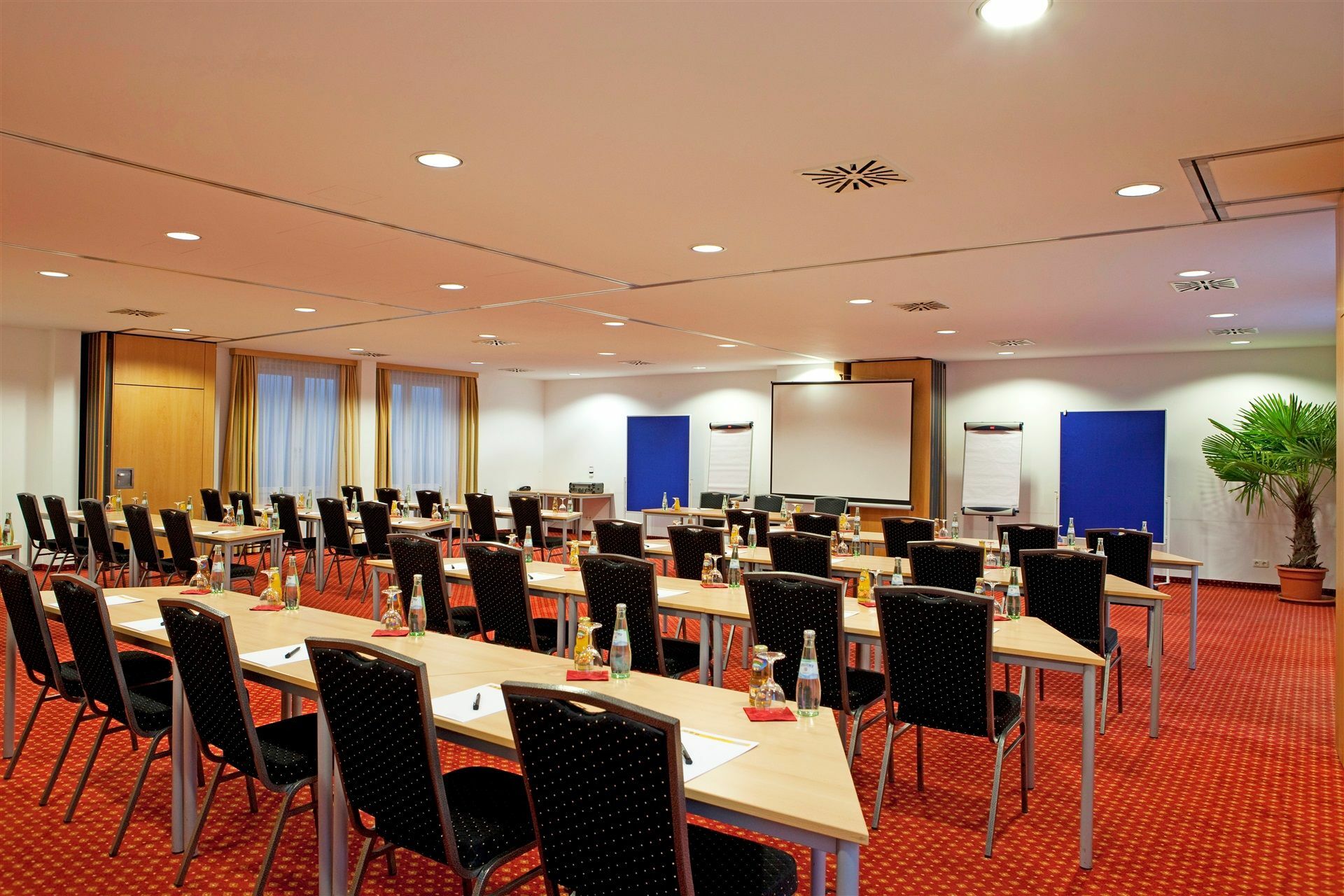Radisson Blu Media Harbour Hotel, 4*