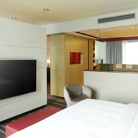Hotel Radisson Blu Media Harbour Hotel, 4*