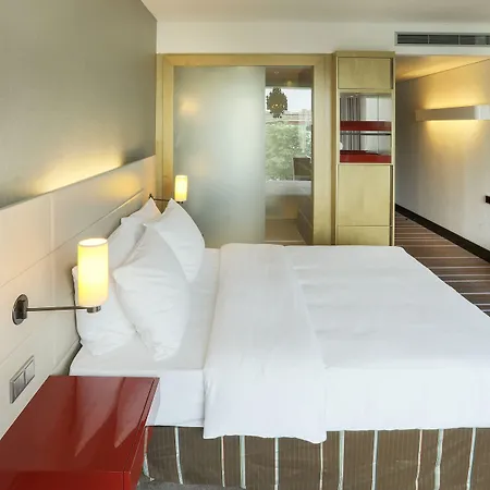 Hotel Radisson Blu Media Harbour Hotel, 4*
