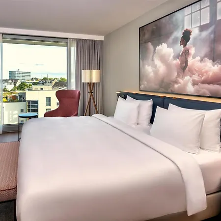 Hotel Radisson Blu Media Harbour Hotel, 4*