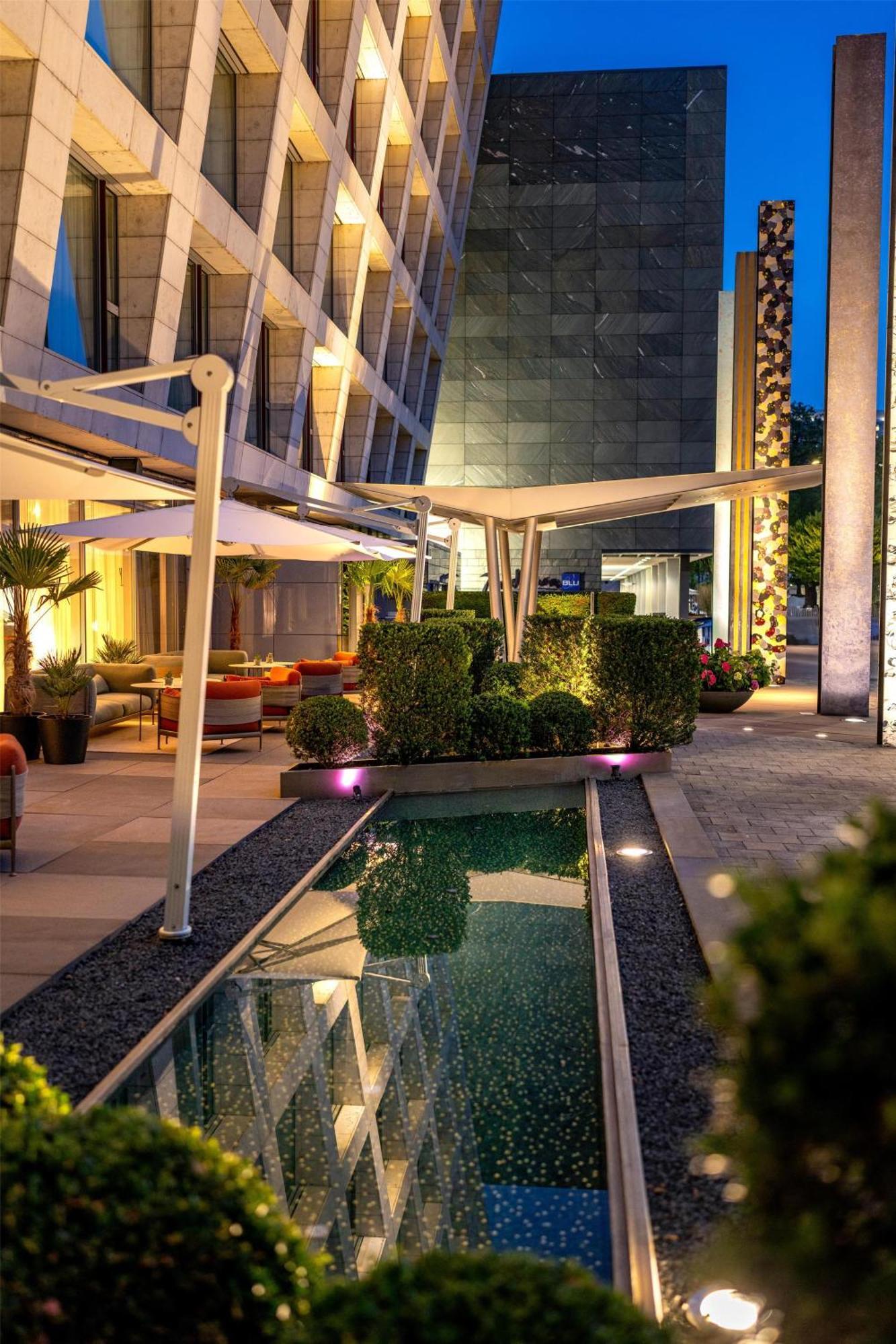Radisson Blu Media Harbour Hotel, Dusseldorf