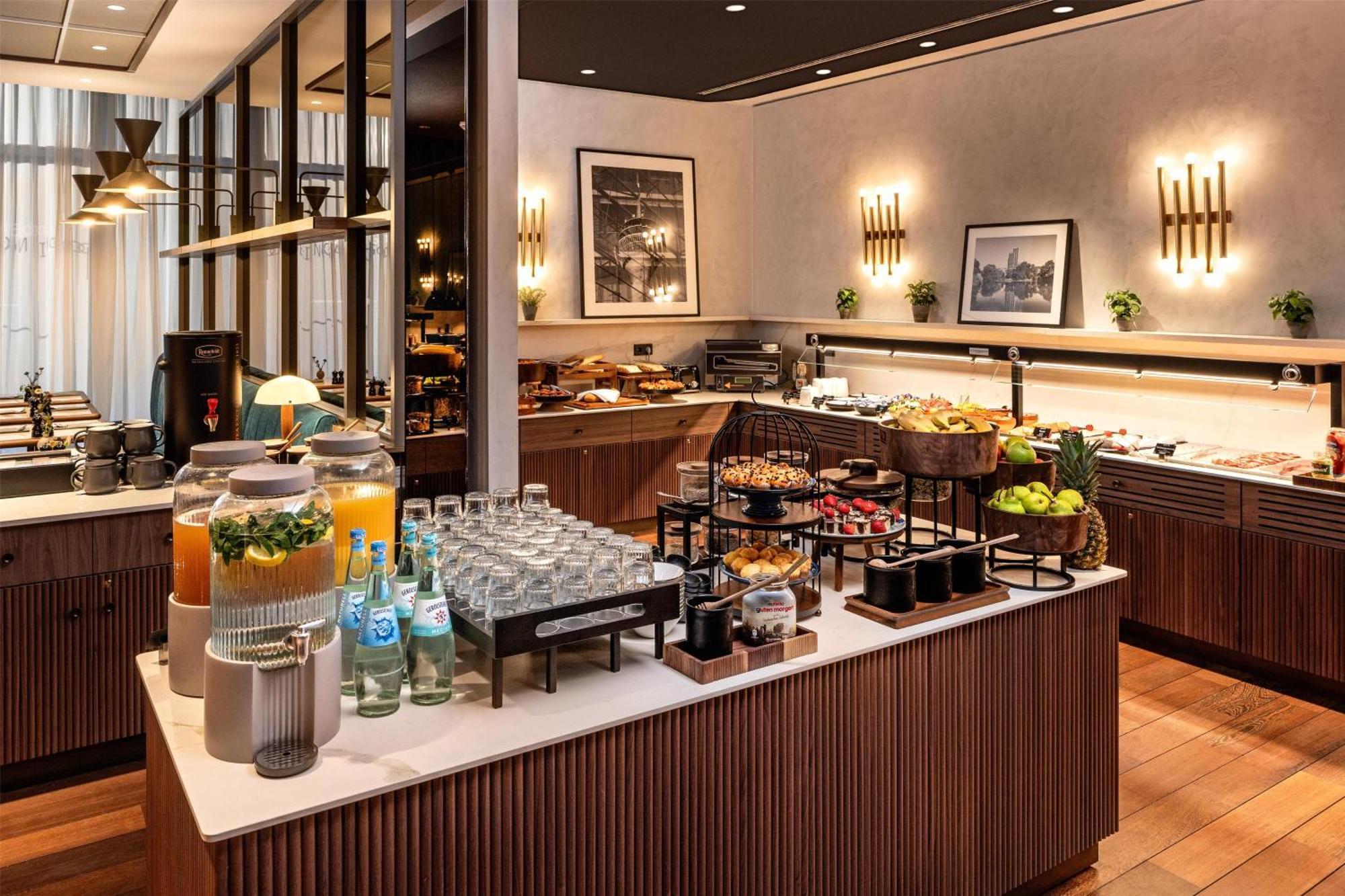Radisson Blu Media Harbour Hotel, Hotel 4*