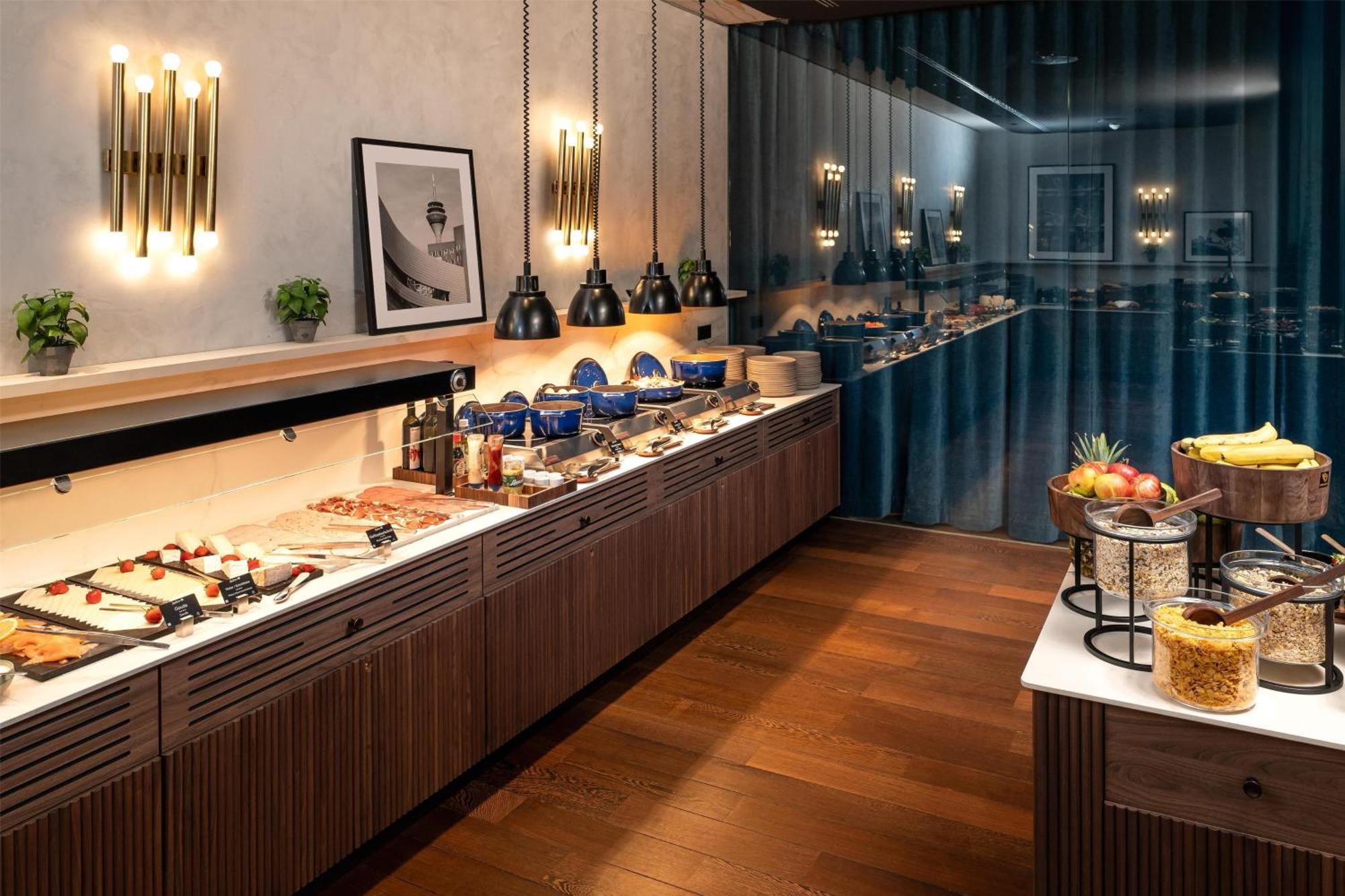 Radisson Blu Media Harbour Hotel, Hotel 4*