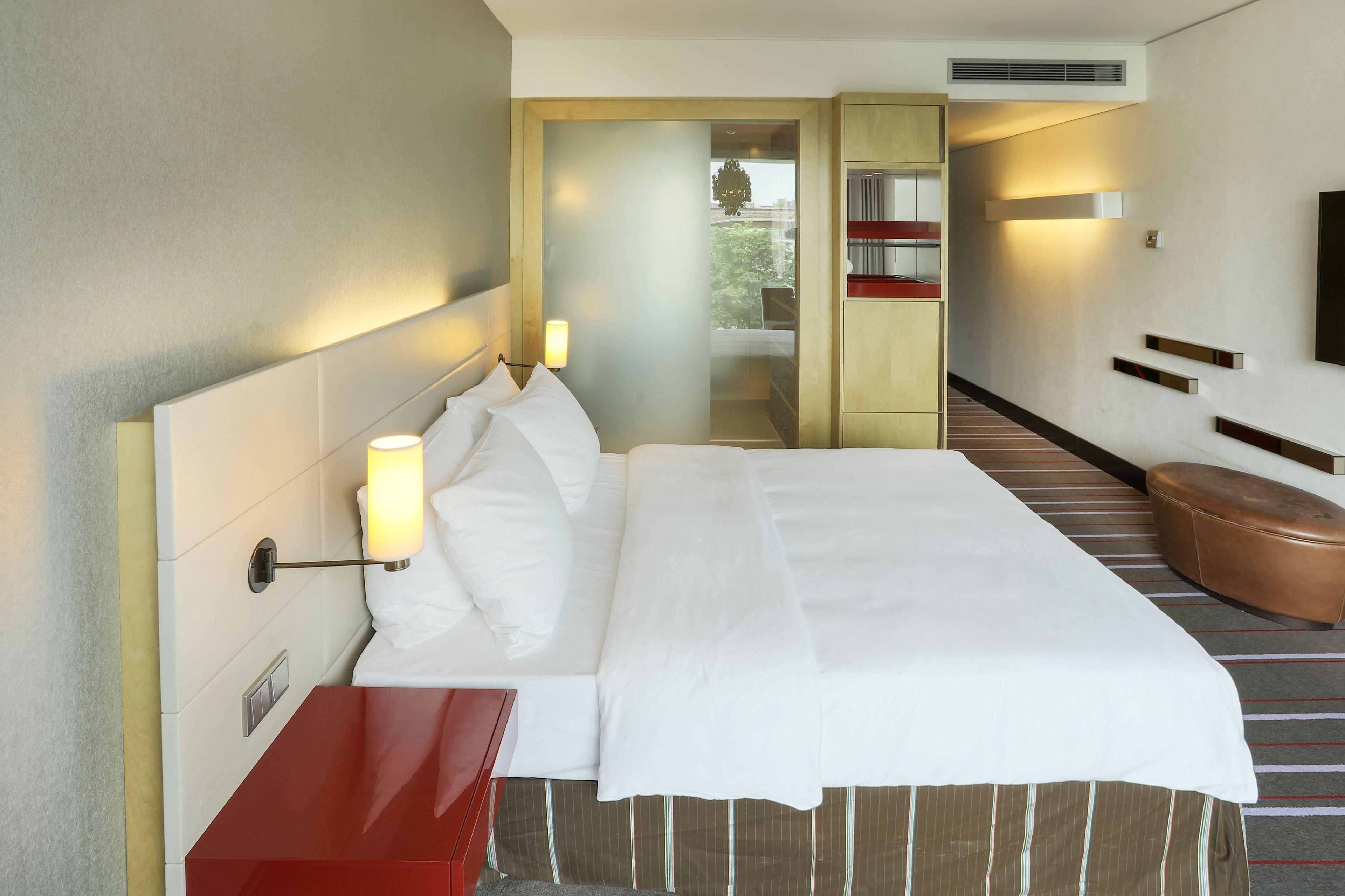 Hotel Radisson Blu Media Harbour Hotel, 4*