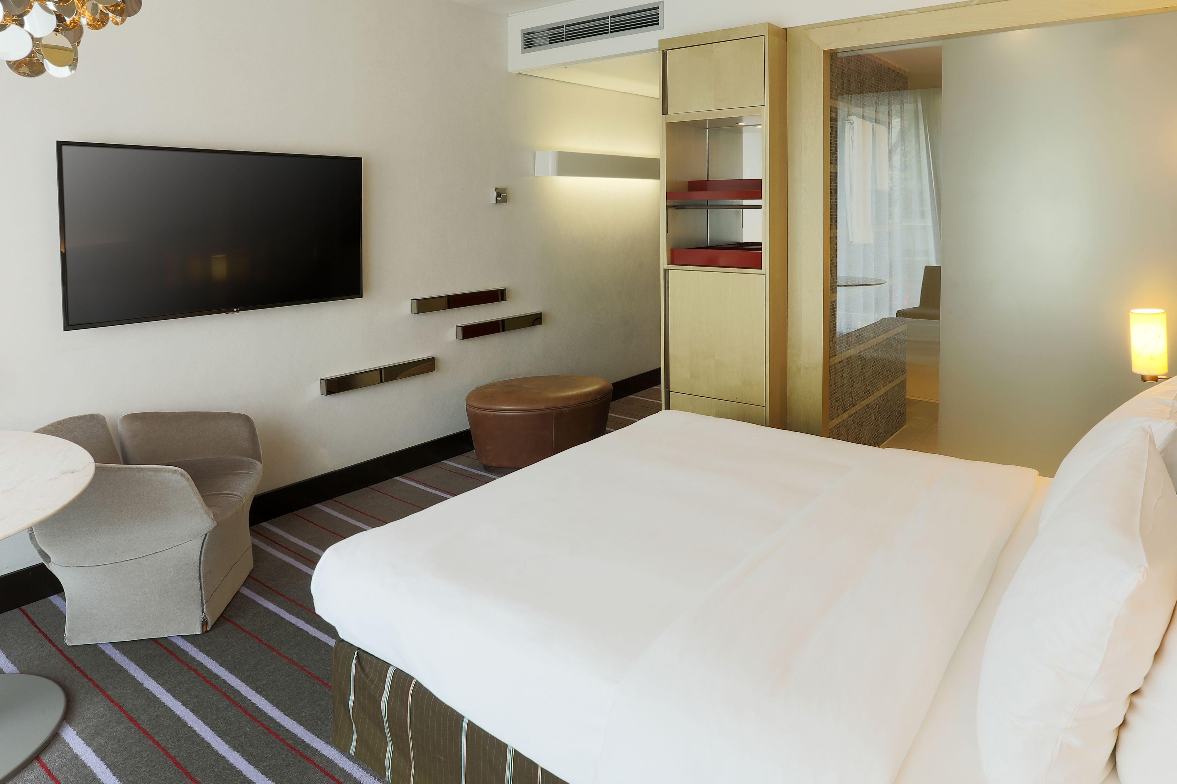 Radisson Blu Media Harbour Hotel, 4*