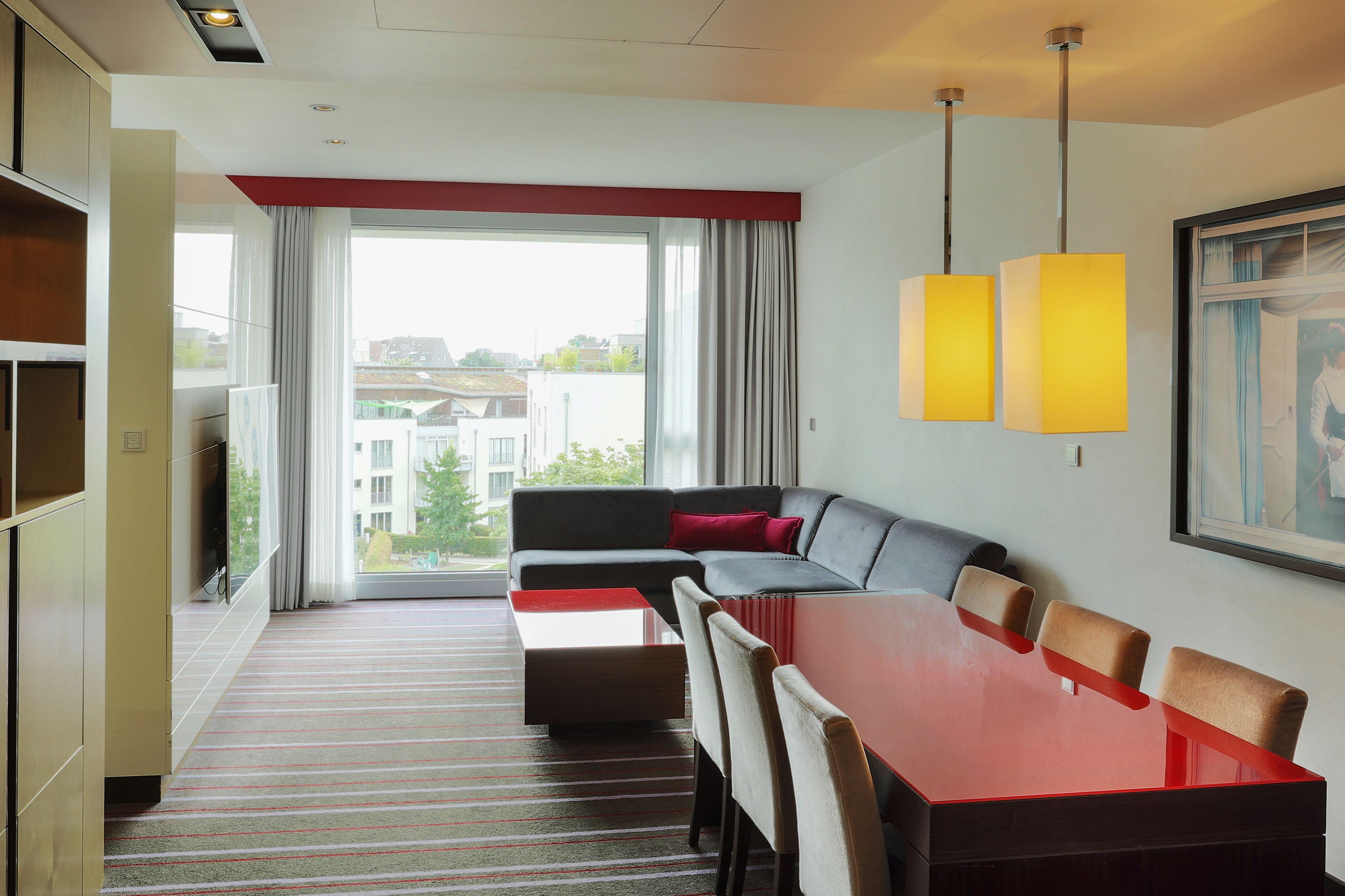 Hotel Radisson Blu Media Harbour Hotel, 4*