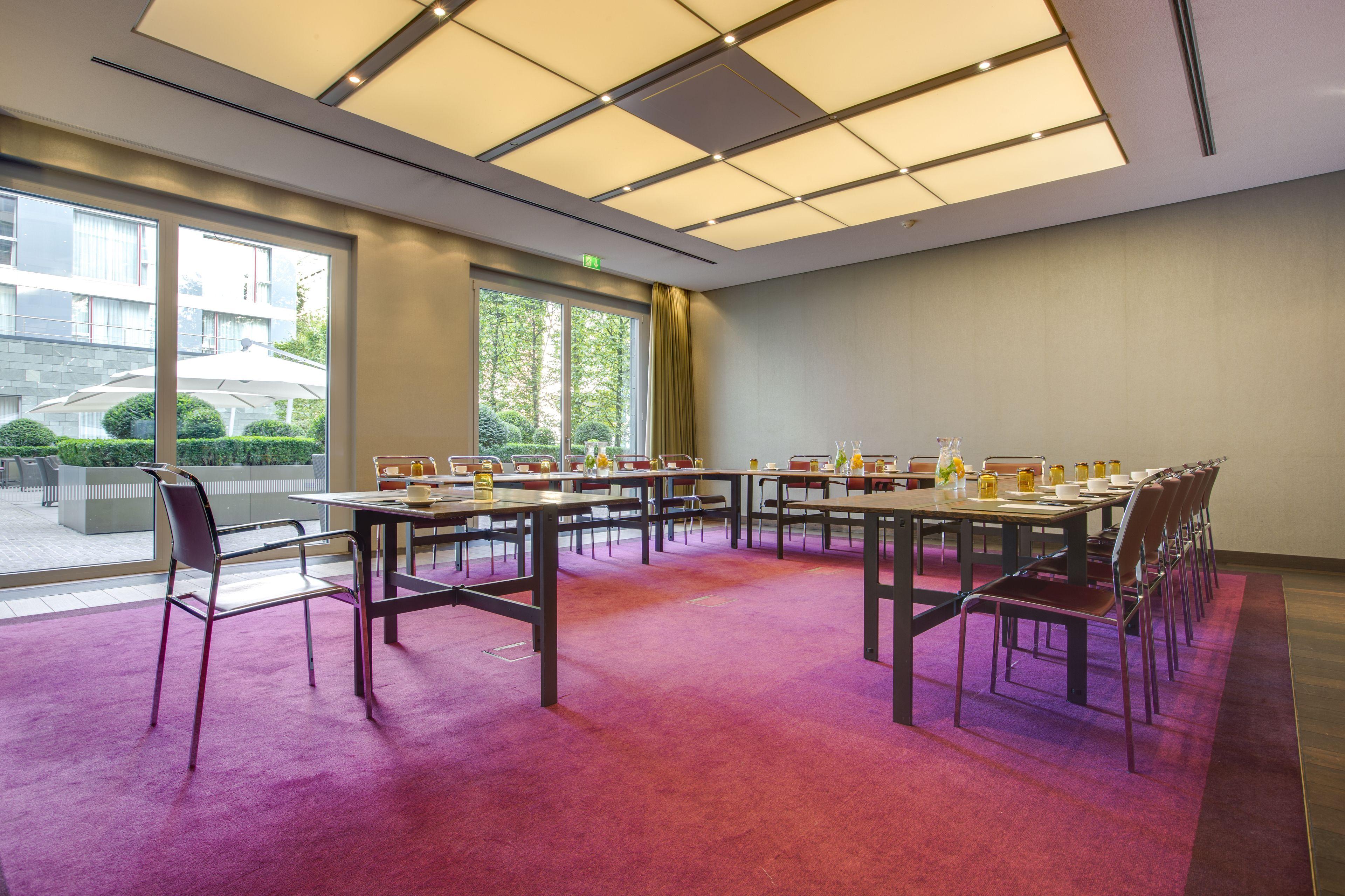 Hotel Radisson Blu Media Harbour Hotel, 4*