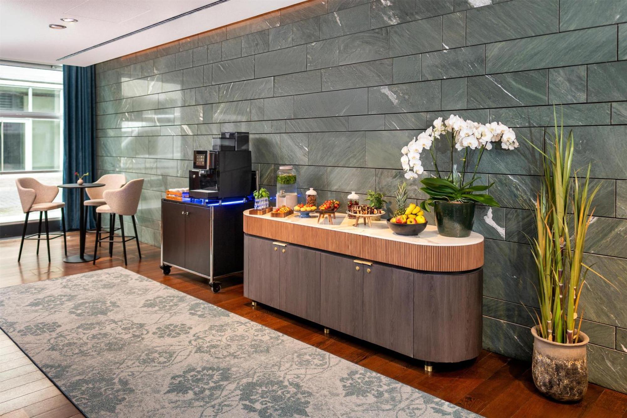 Radisson Blu Media Harbour Hotel, Hotel 4*